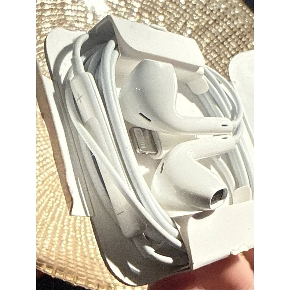 Apple Earpods iPhone Lightning Cable OEM Earbud Headphones Wired